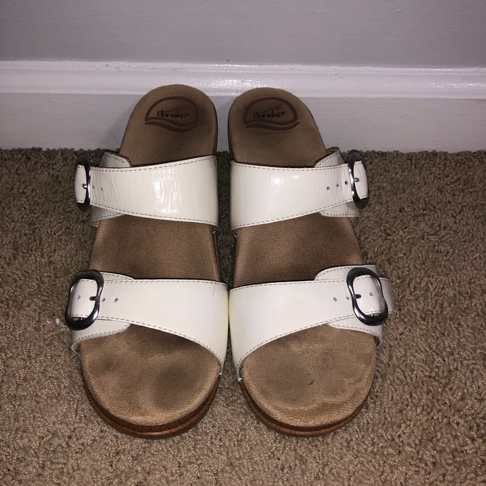 Dansko tan and white sandal clogs size 40 (10)